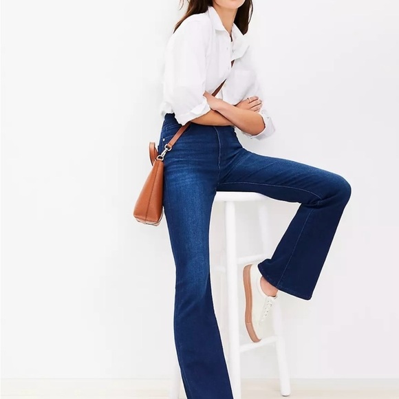 EUC PETITE LOFT HIGH RISE SLIM FLARE JEAN 
DARK WASH SIZE 2 - Picture 3 of 7